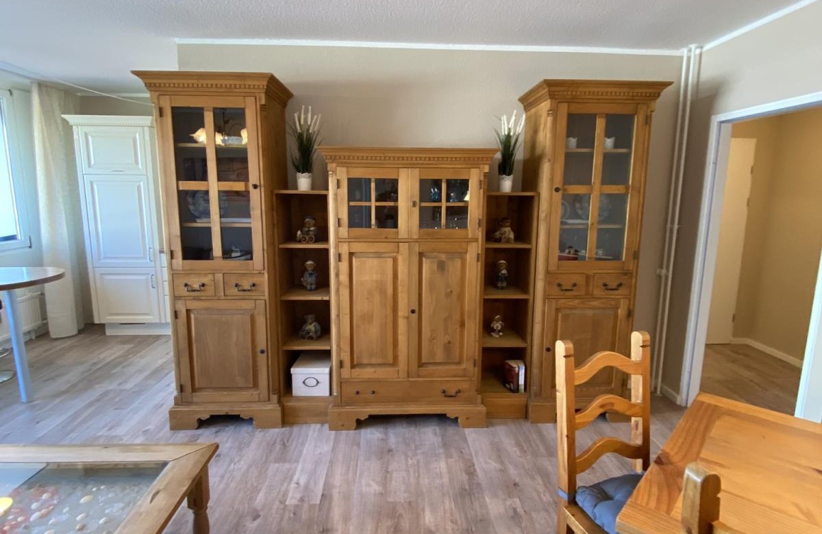 Wohnzimmerschrank